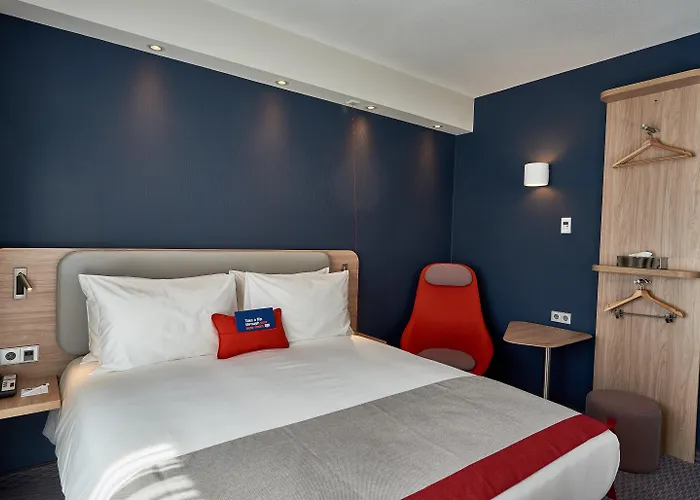Holiday Inn Express Amsterdam - City Hall By Ihg